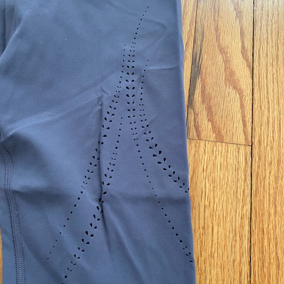 NWOT Athleta Elation Laser Cut Tight Yoga Legging Purple Gray Small - Picture 4 of 11